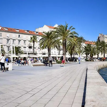 Small Paradise In Center Appartamento